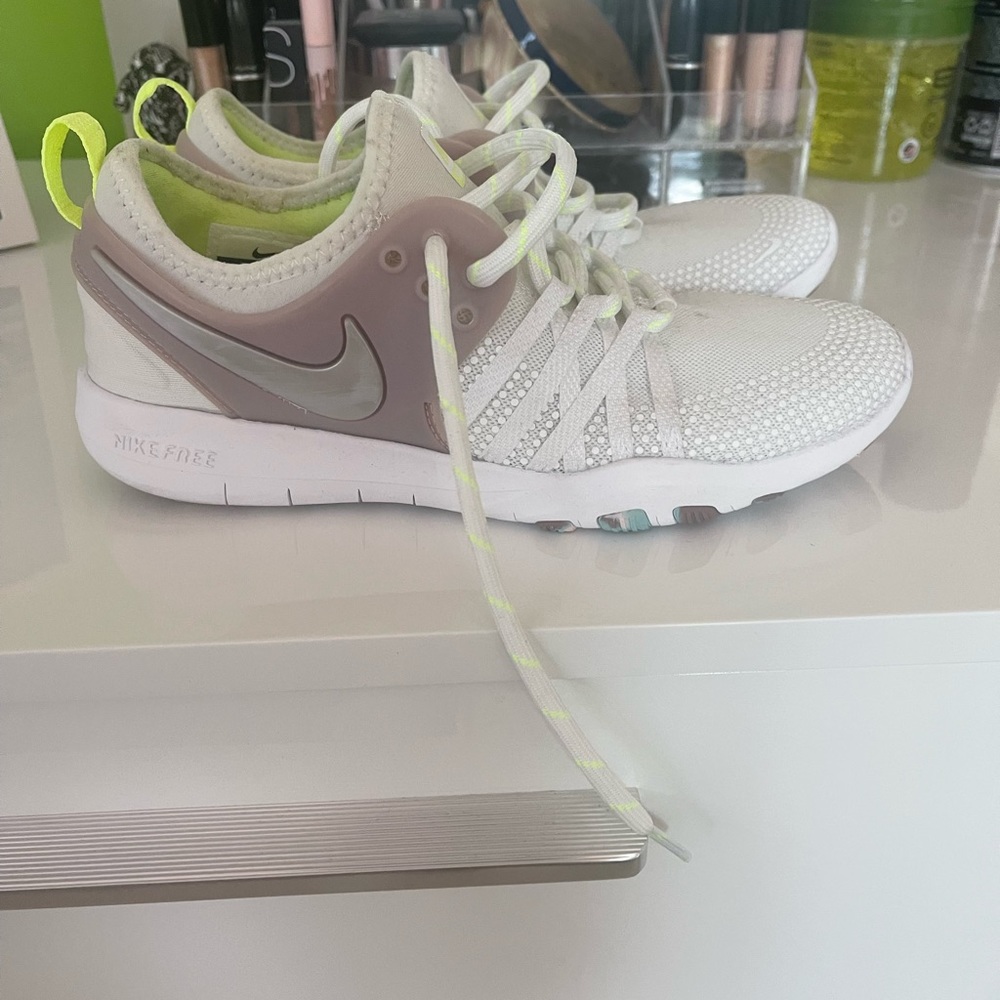 Nike women shoes